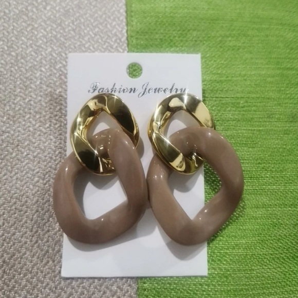 Chunky 2 Link Chain Earrings - Picture 6 of 12